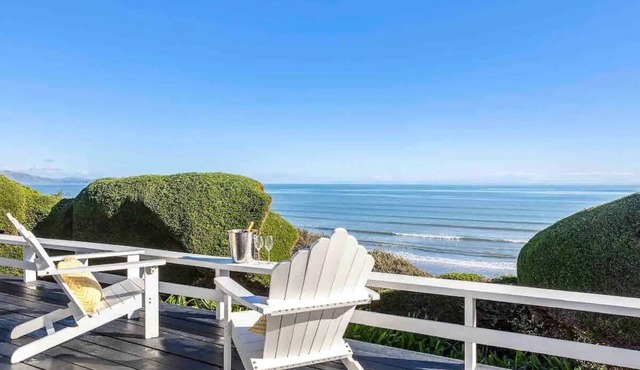 Beachfront 5 bedroom Villa