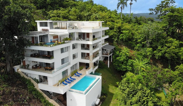 Beachfront Apartment/Gated/2 Pools/Outdoor Dining Area/Tennis Court