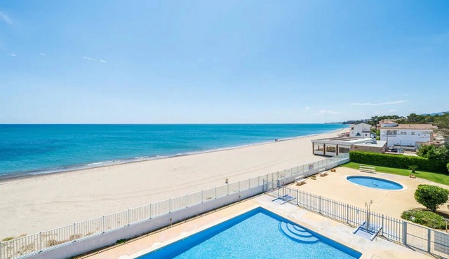 Beachfront Apartment - Peace and Beach - UHC RIVIERA