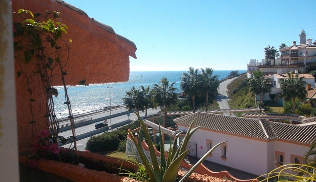Beachfront apartment with sea views on the Costa del Sol