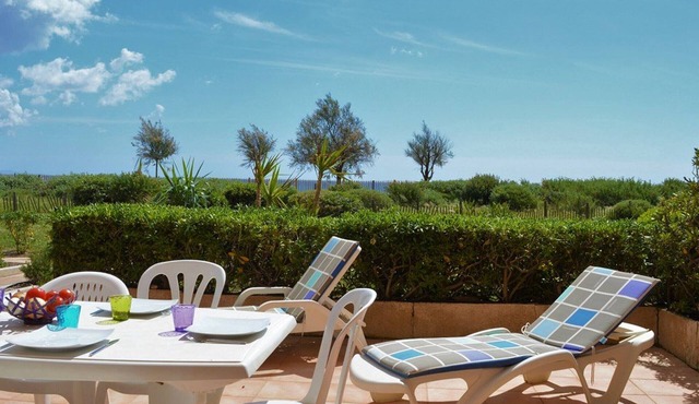 Beachfront Apartment with Garden Terrace, 3 Rooms, 6 Sleeps in Le Lavandou