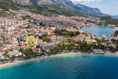Beachfront Apartment Nikić