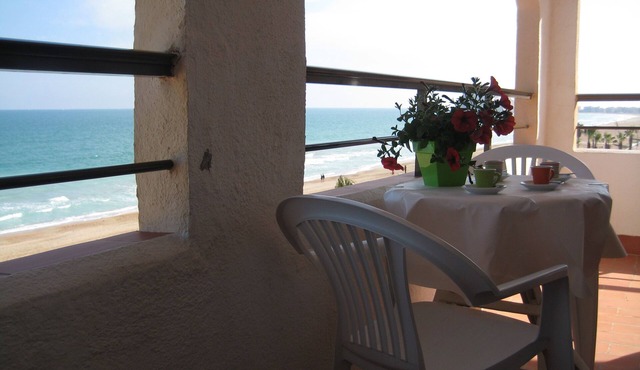 Beachfront Apartment, Peñíscola, Air conditioning, WiFi, 🅿