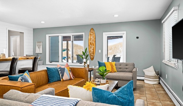 Beachfront Apt with Hot Tub, Near Canal Park