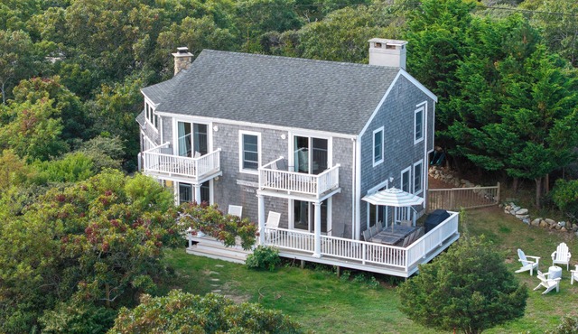 Beachfront Aquinnah home. Beautiful views!