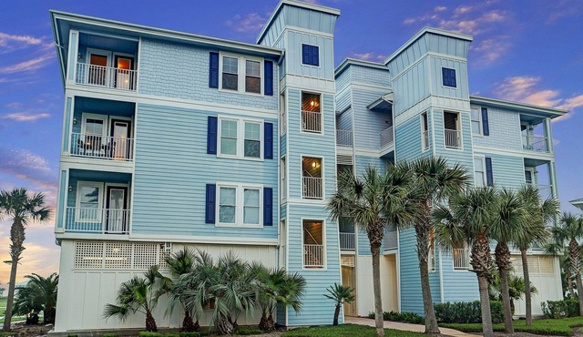 Beachfront at Pointe West. Walk to the beach and the club all just steps away!