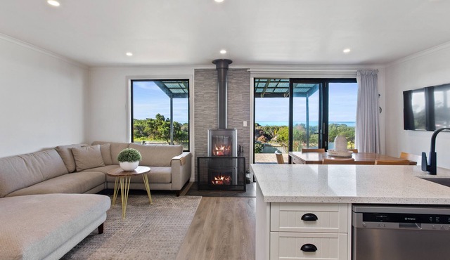 Beachfront at Skenes on the Great Ocean Road