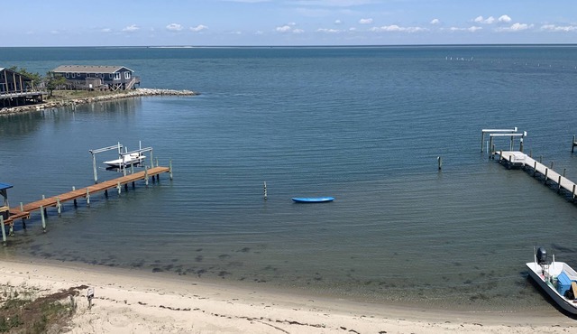 Beachfront Beauty on Northern Pond