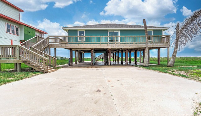 Beachfront Bliss | 3BR, 2BA | Sleeps 8 | Sargent Beach