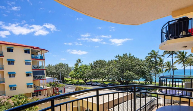 Beachfront Bliss on The Strand 1BR Pool and Parking