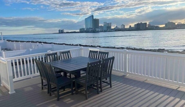 Beachfront Bliss with Views! Perfect for familiesn