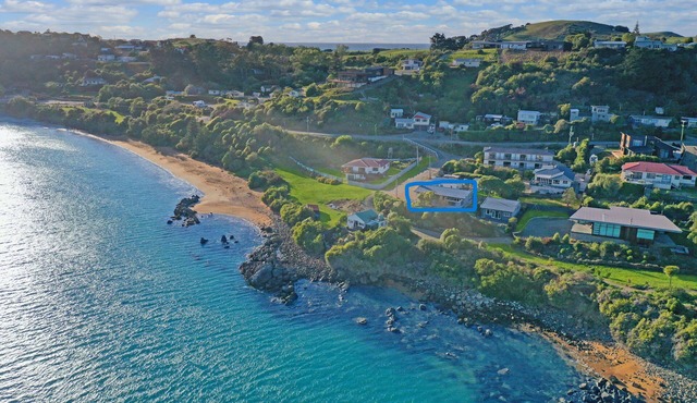 “Beachfront Bliss with Stunning Sea Views – Perfect for Families & Friends”