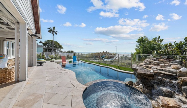 Beachfront cottage with private pool and hot tub!