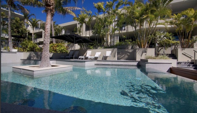 Beachfront Cabarita Beach - Pool & Mountain Views - 2 Bed Apartment