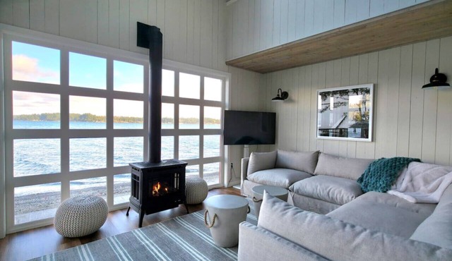 Beachfront cabin, dock, water views