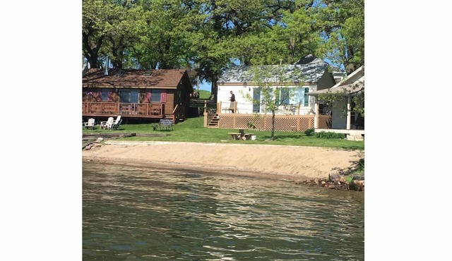 Beachfront Cabin on East Lake w/Boat Hoist