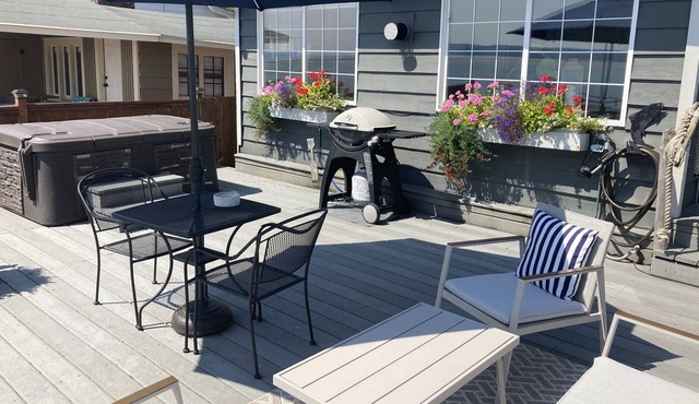 Beachfront Cabin on Priest Point