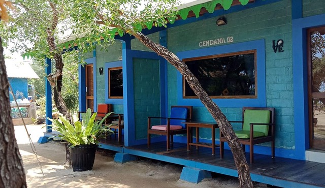 Beachfront Cendana Cottage