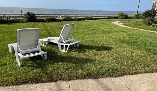 Beachfront Classic New England Home With Direct Views Of Long Island Sound