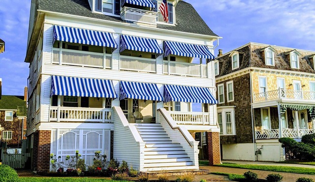 Beachfront, close to everything