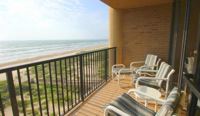 Beachfront Condo, Top Floor, Fantastic Views!