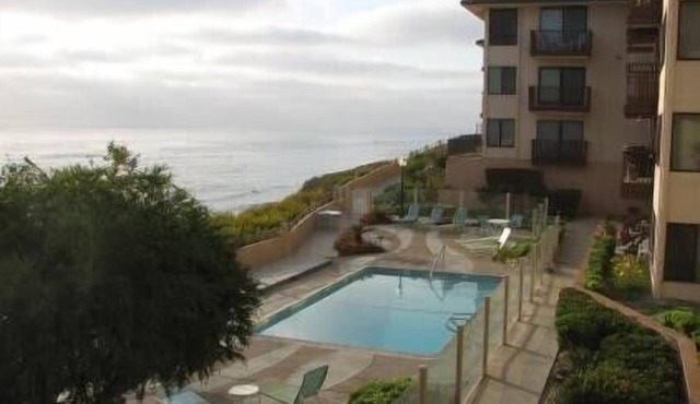 Beachfront Community - Steps to Sand - Del Mar Beach Club