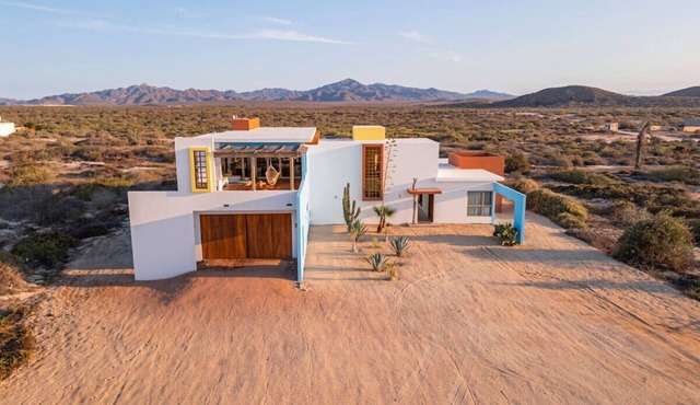 Beachfront Community - Villa 8 Guests