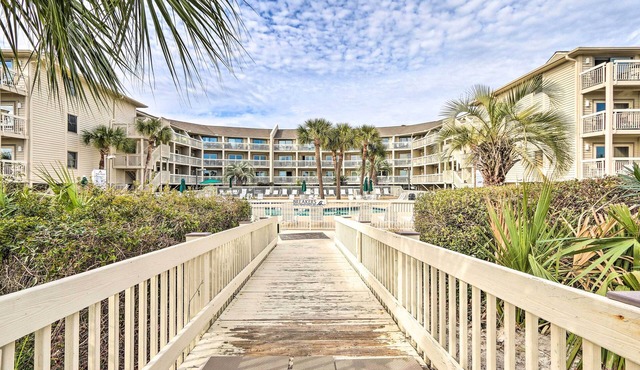 Beachfront Condo w/Pool Access in Hilton Head!