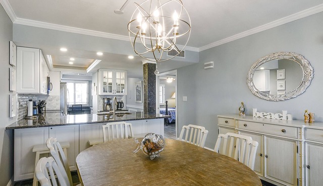 ☀Beachfront Condo🌴Beautiful Updates🐬10/302 at Land's End🏖️Tons of Amenities