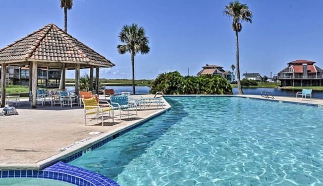 Beachfront Condo at Matagorda Dunes with Pool Access