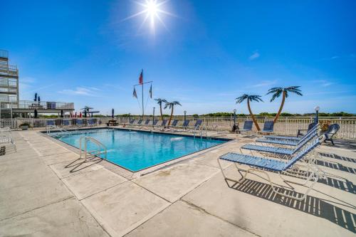 Beachfront Condo in Wildwood Crest with Pool Access!