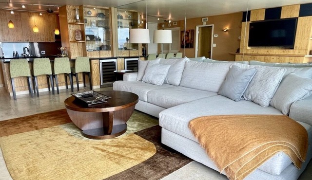 Beachfront Condo in Beautiful Coronado