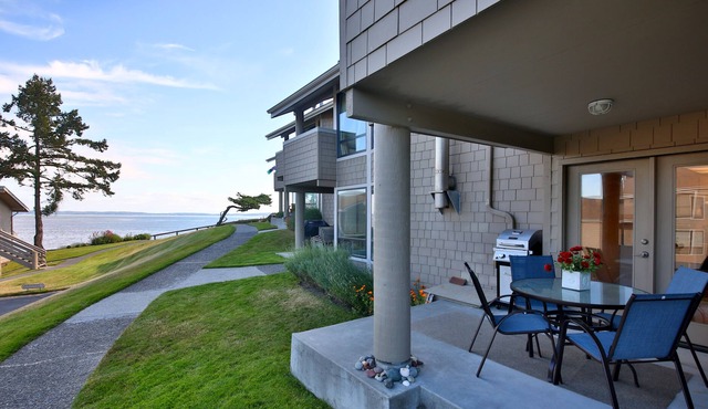 Beachfront Condo - Mutiny Bay