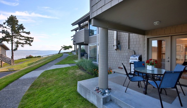 Beachfront Condo - Mutiny Bay by AvantStay | Views