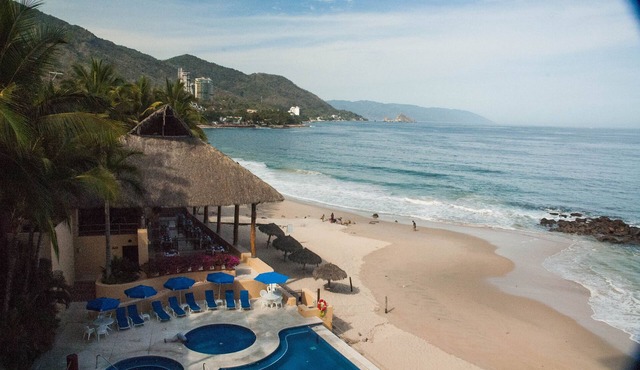 Beachfront Condo in Puerto Vallarta - Los Palmares