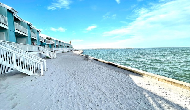 Beachfront Condo on the Bay in Rockport, TX