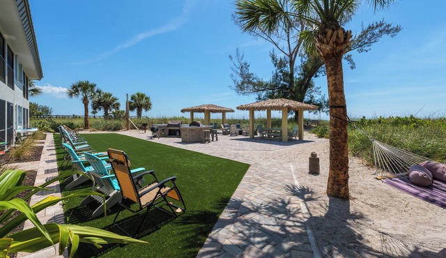 🏝Beachfront Condo Overlooking Gulf of America🏝