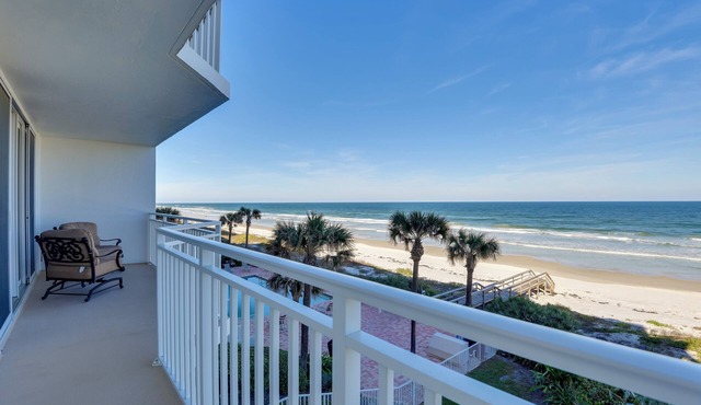 Beachfront Condo w/Pool Access in Ponce Inlet