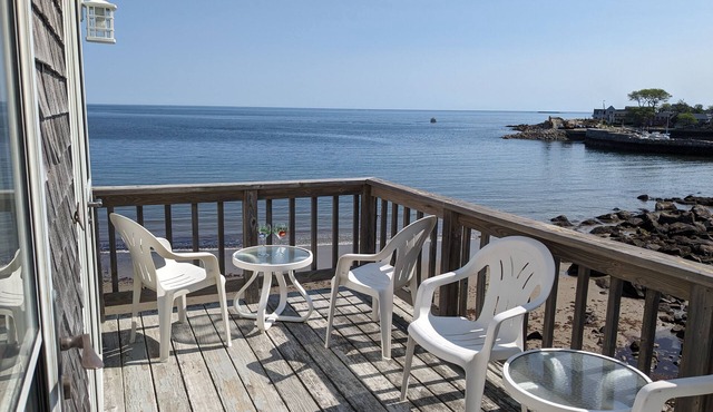 Beachfront Condo with Breathtaking Views and Beach Access