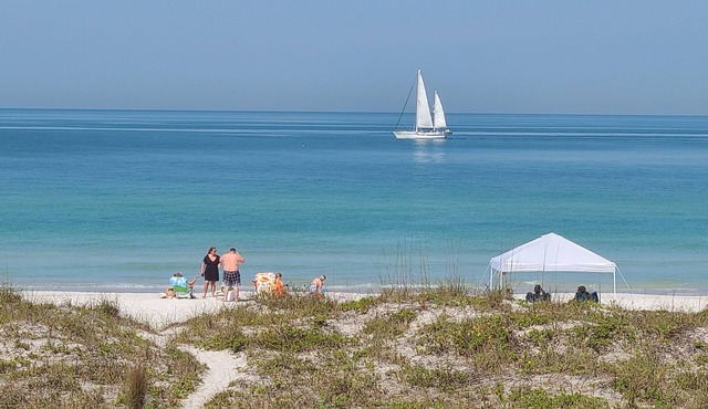 Beachfront Cottages GULF at Beautiful Sandy Shores on Gulf of America