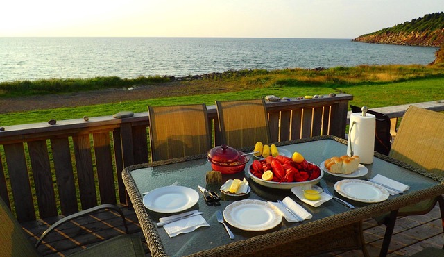 Beachfront Cottage in Broad Cove Marsh
