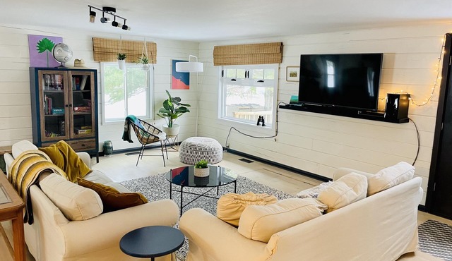 Beachfront Cottage in Prince Edward County