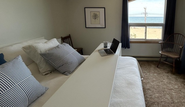 Beachfront Cottage right on Lake Huron