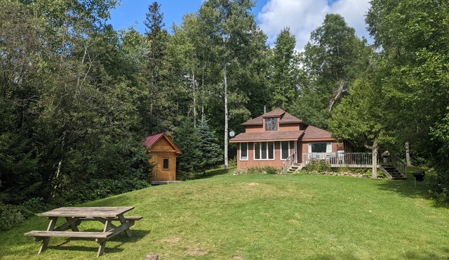 Beachfront Cottage, Incredibly Private, Nice Beach, Dock, Fishing