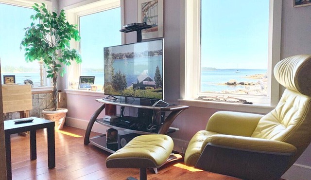 Beachfront Cottage on Beautiful St Margarets Bay - Ingramport, Nova Scotia