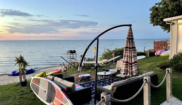 Beachfront Cottage - Perfect Private Beach