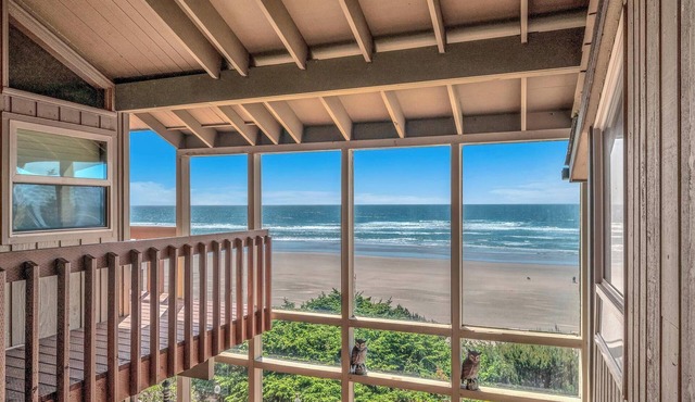 Beachfront Cottage with Easy Beach Access in the Heart of Seal Rock