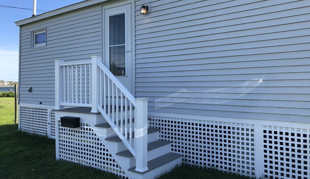 Beachfront Cottage with Spectacular Ocean Views