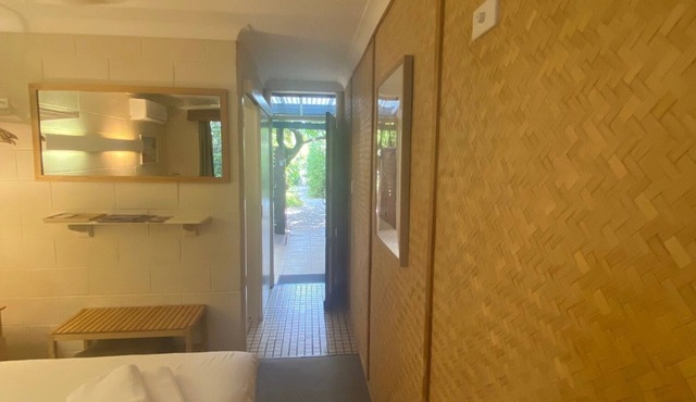 Beachfront Dog-friendly Motel Room With Courtyard