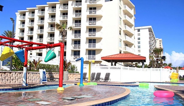 Beachfront Dream! Four Spacious Units, Near Daytona Beach Surfing School, Golf
